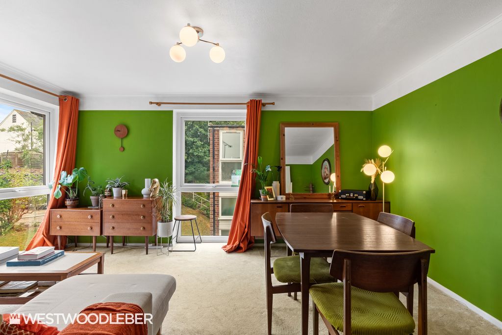 Property photo 3 of 11 Southallclose_6