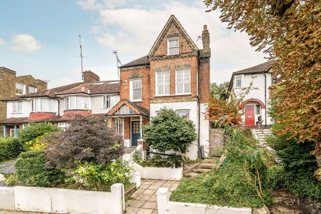 Property photo 1 of 9