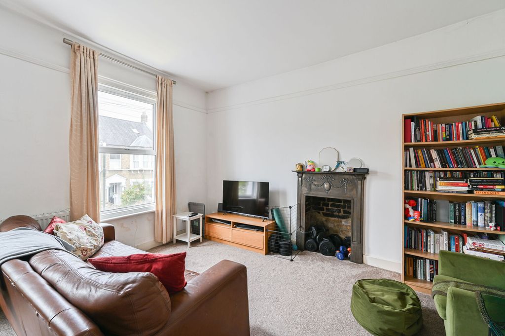 Property photo 1 of 9