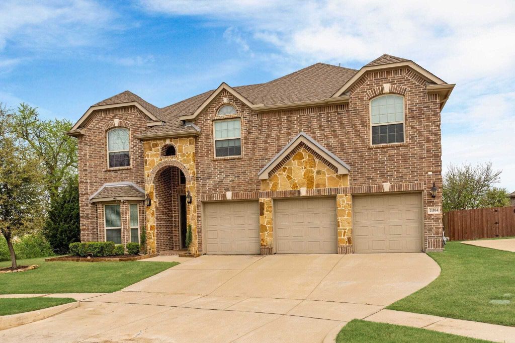 Property photo 1 of 31