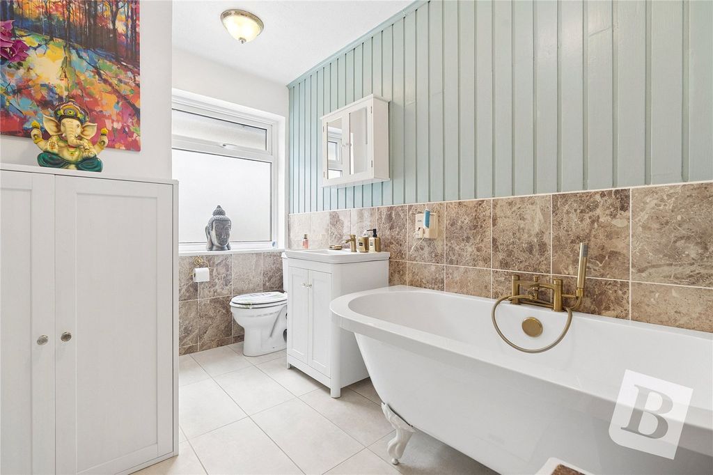 Property photo 3 of 19 Family Bathroom