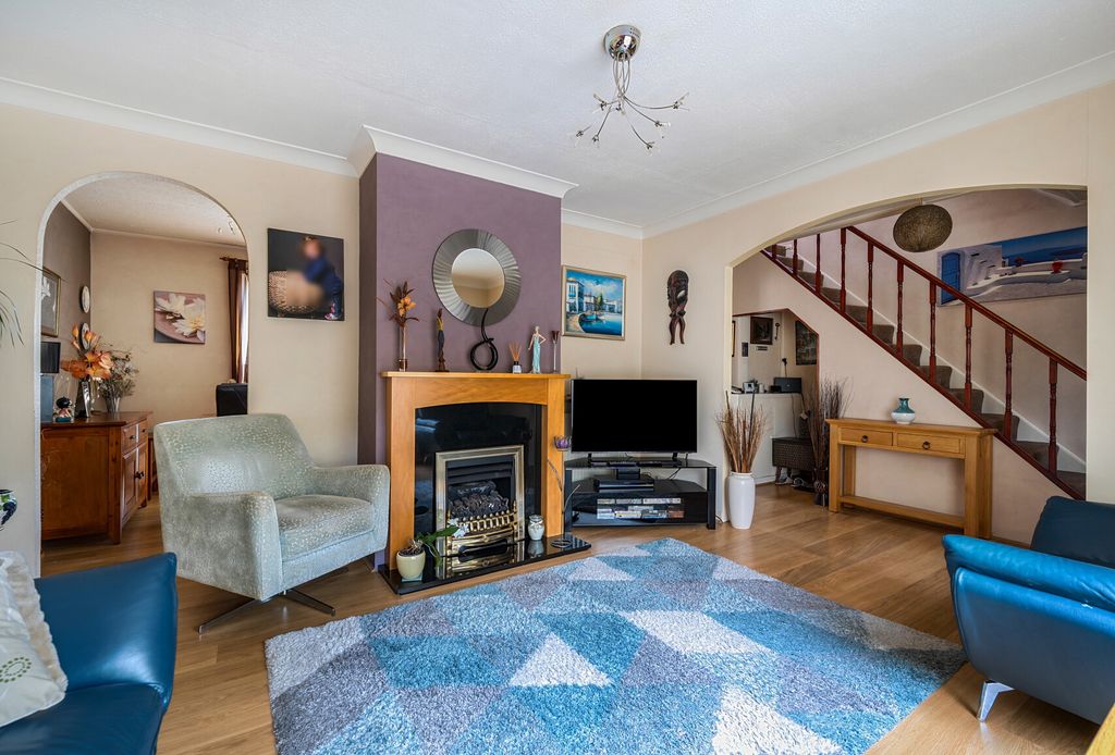 Property photo 2 of 15 Sitting Room