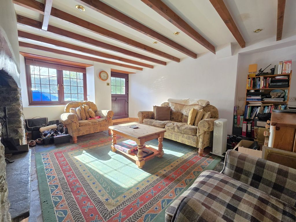 Property photo 3 of 13