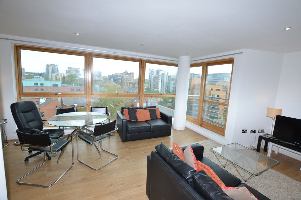 Property photo 2 of 9