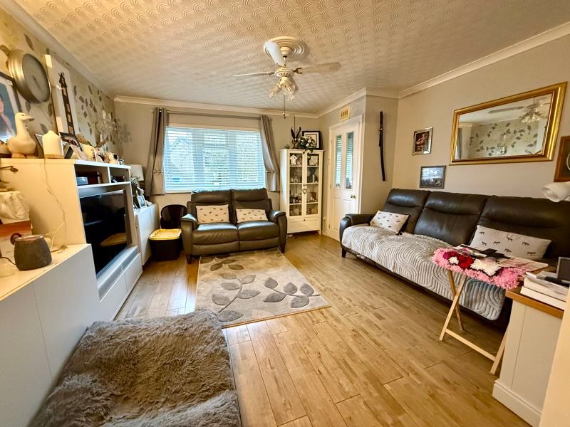 Property photo 2 of 20 Lounge