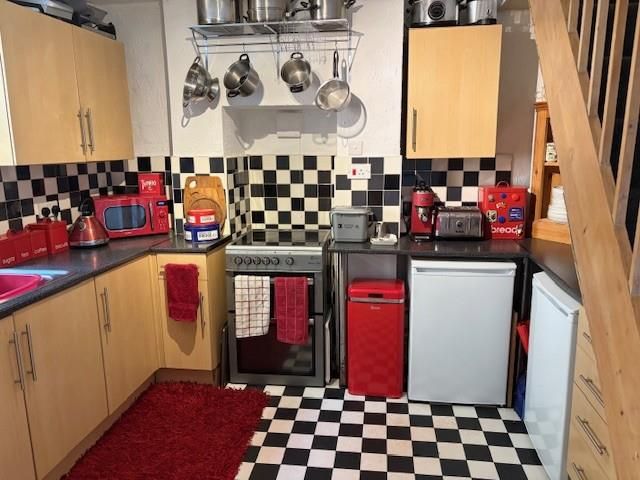 Property photo 3 of 22 3 Craigside Cottages, Tan Y Graig Rd - Kitchen.Jpg