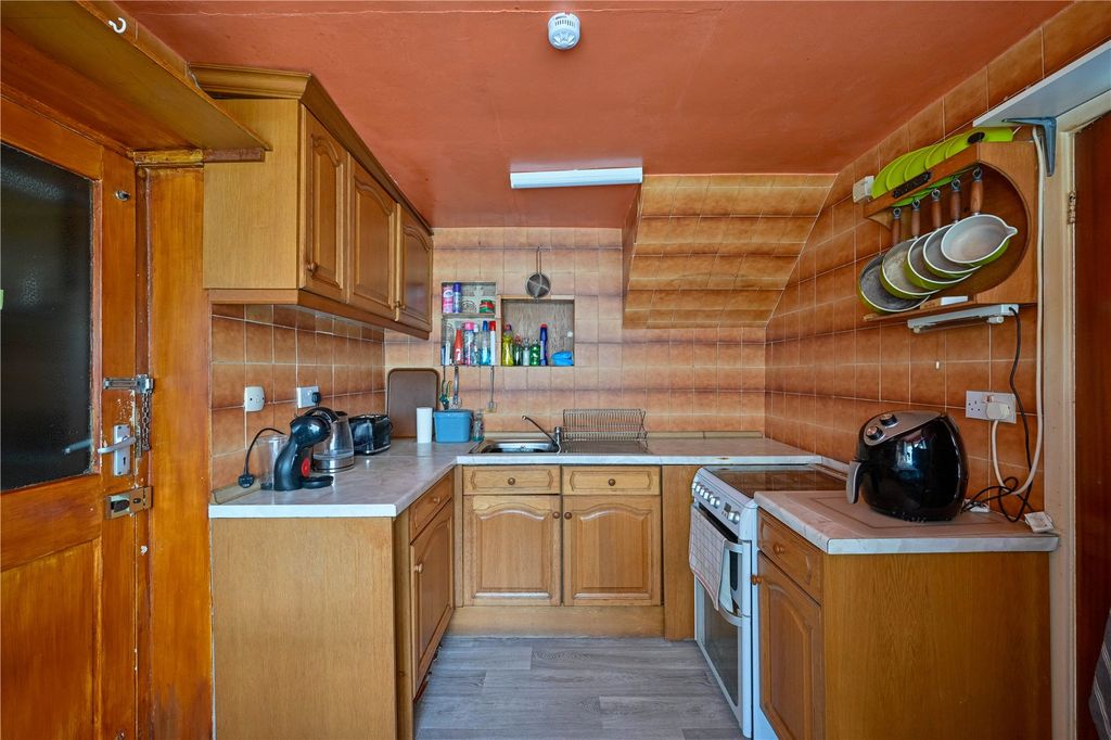 Property photo 2 of 17 Picture No. 06