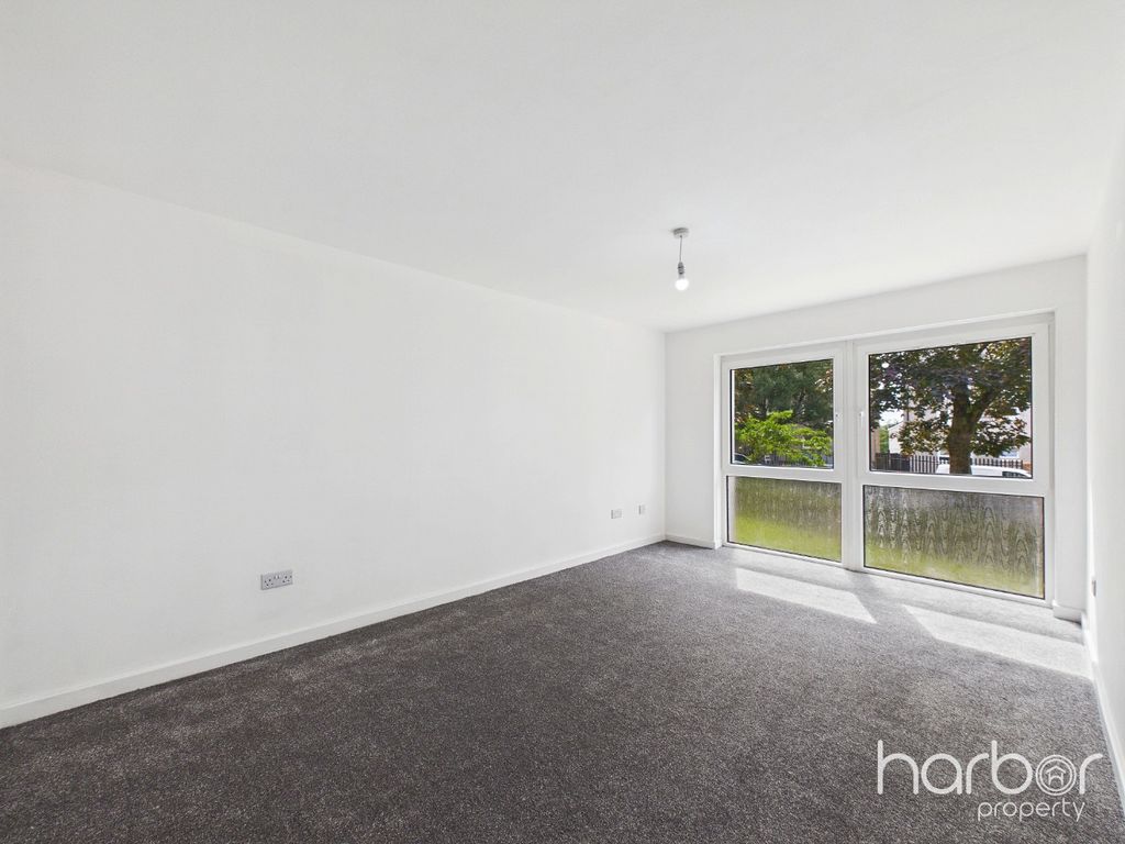 Property photo 2 of 11 5324453