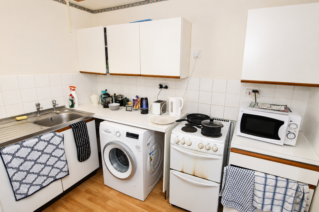 Property photo 3 of 5 Kitchen