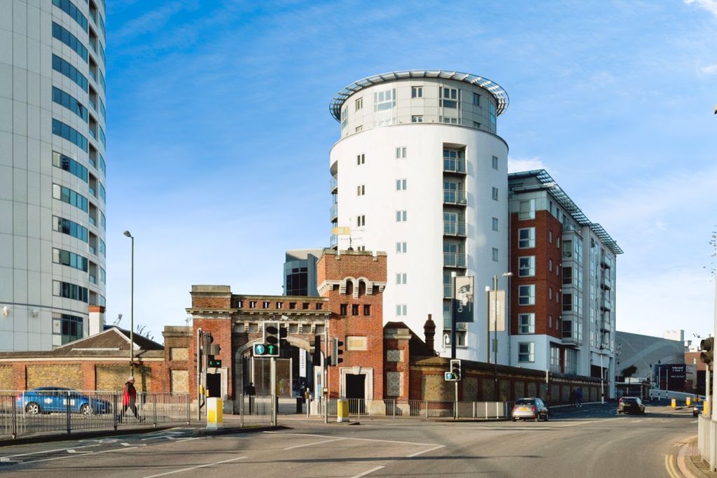 Property photo 1 of 13 Building Image (2)