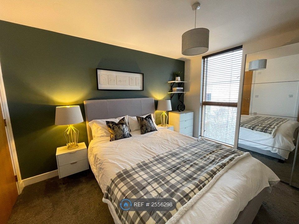 Property photo 1 of 25 Master Bedroom With En-Suite