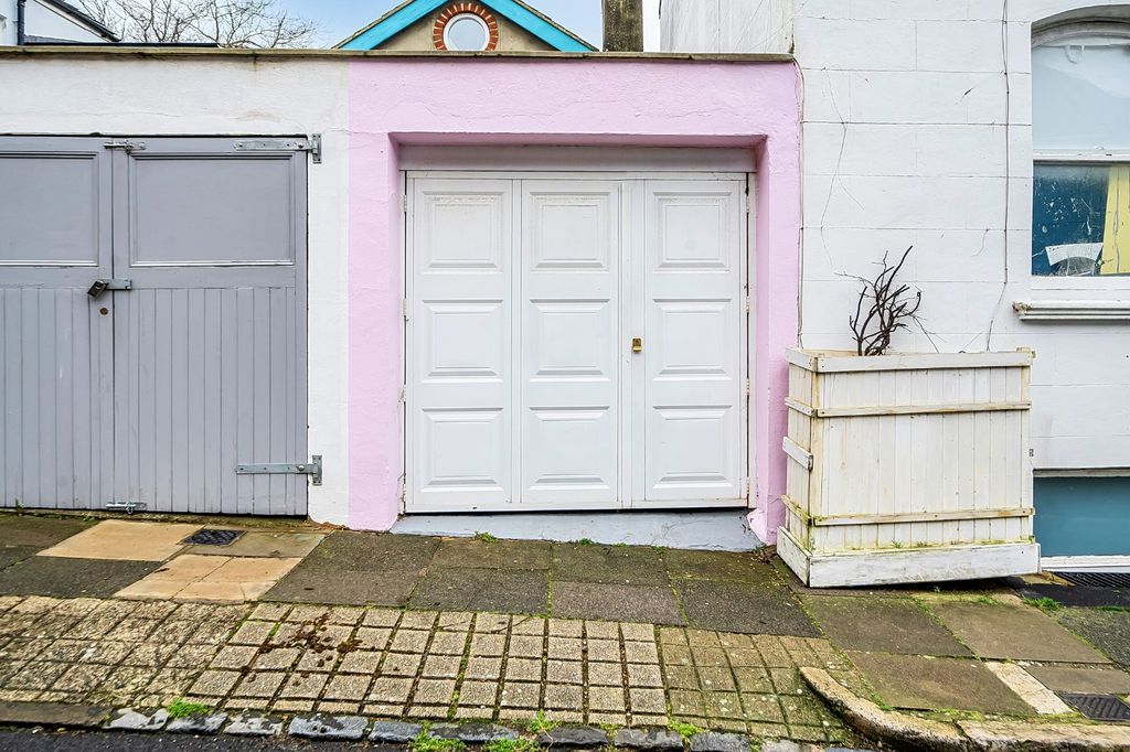 Property photo 3 of 7 Picture No. 04