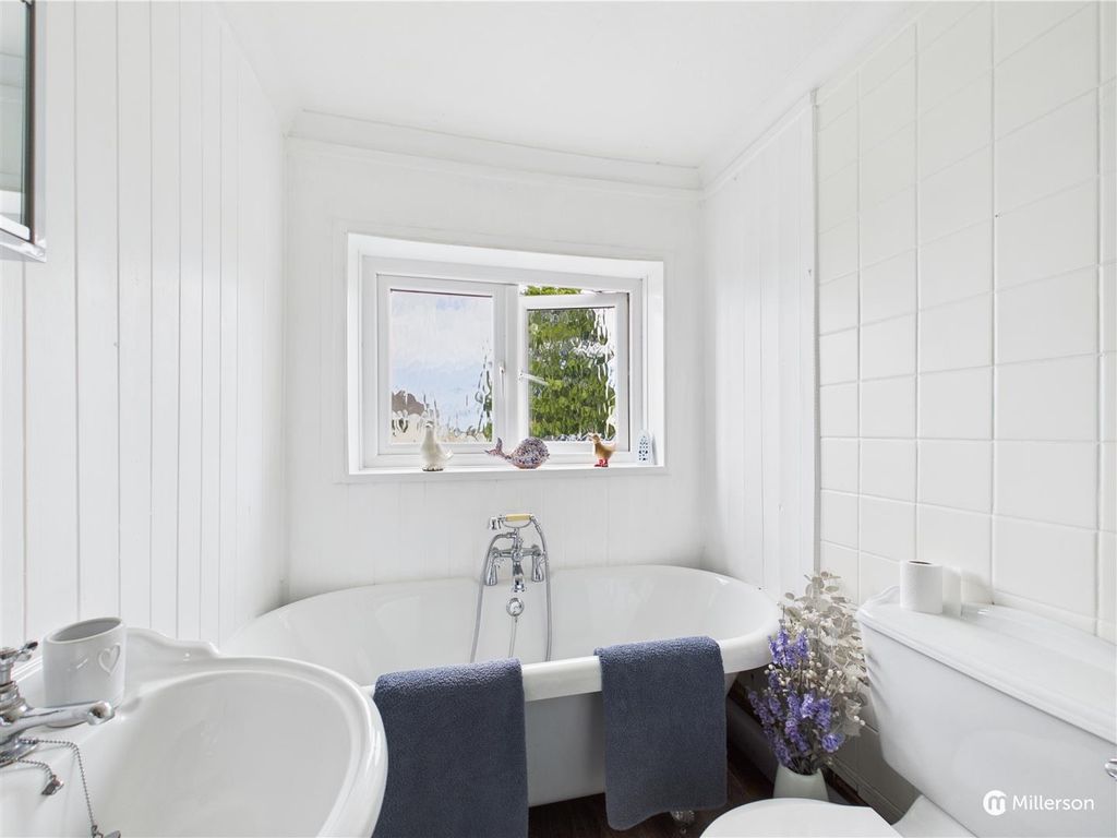 Property photo 3 of 18 Cam05092G0-Pr0052-Still002.Jpg