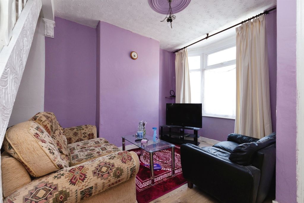 Property photo 2 of 11