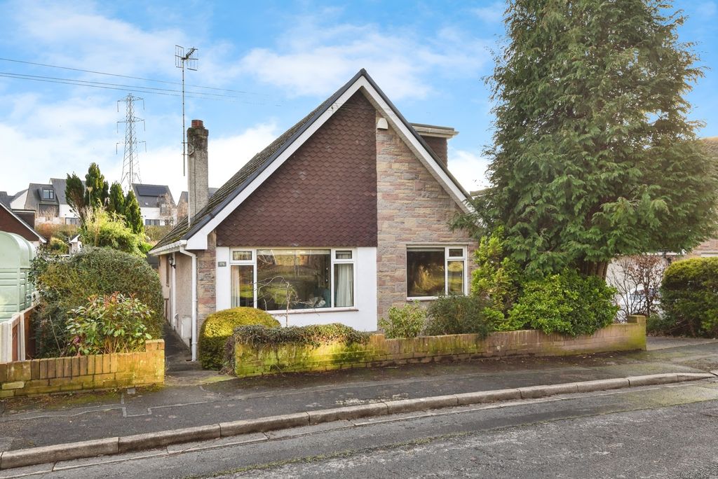 Property photo 1 of 18 External