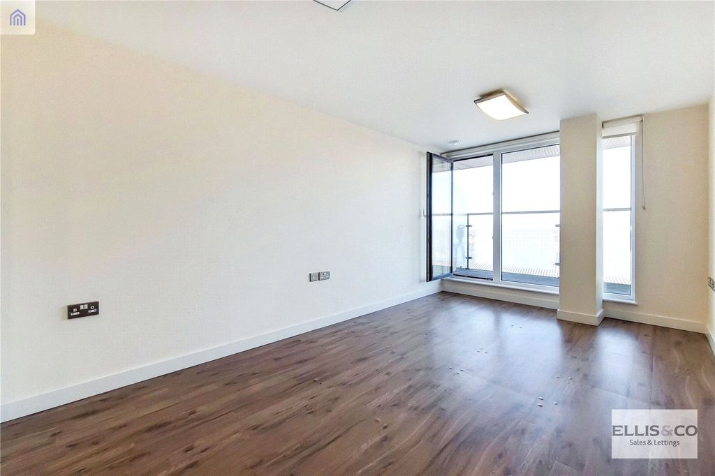 Property photo 2 of 16 Picture No. 03
