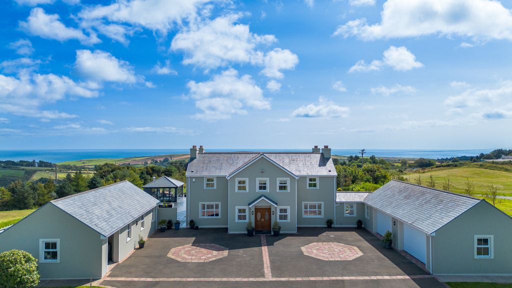 Property photo 1 of 65