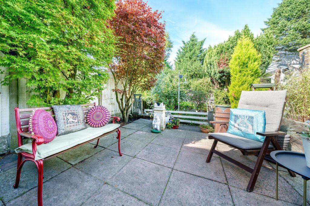 Property photo 2 of 12 Patio