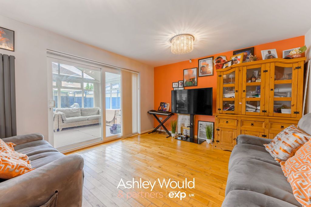 Property photo 3 of 23