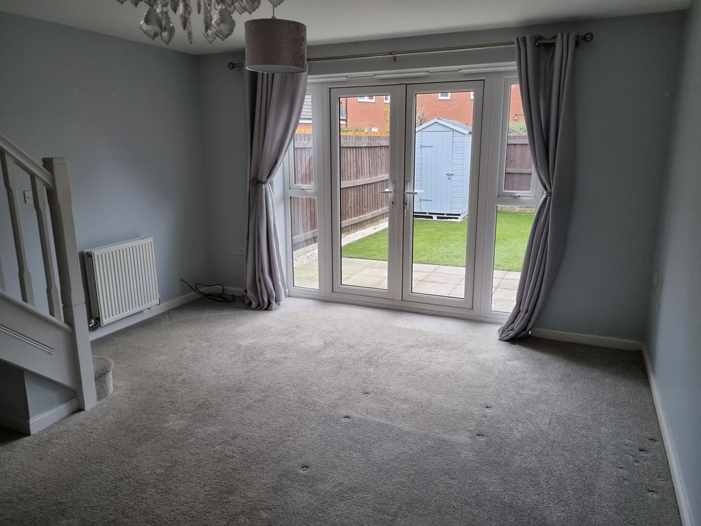 Property photo 3 of 9 Living Room