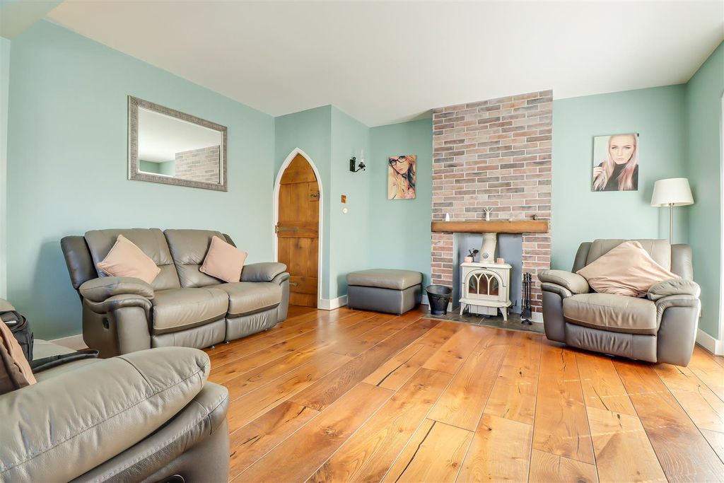 Property photo 3 of 36