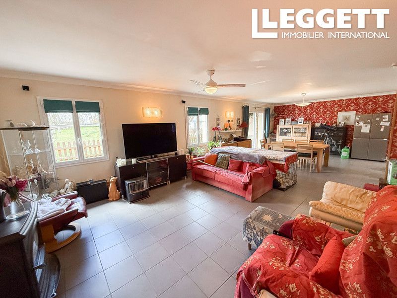 Property photo 2 of 10