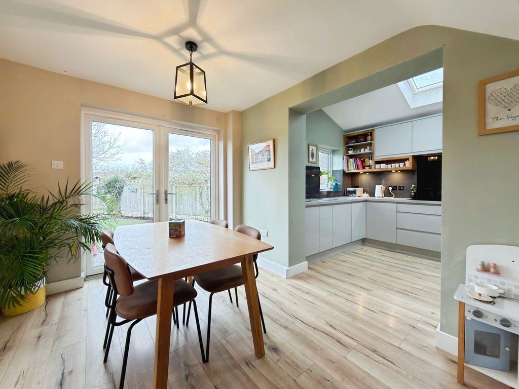 Property photo 2 of 26