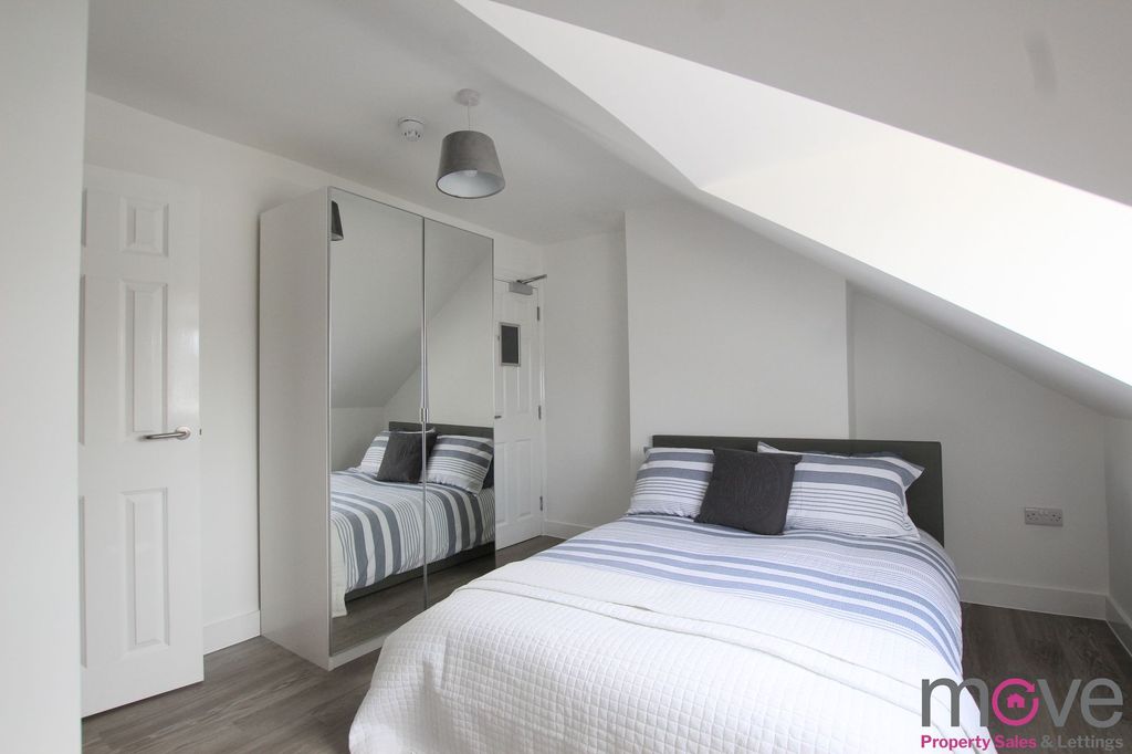 Property photo 1 of 6 Photo 6