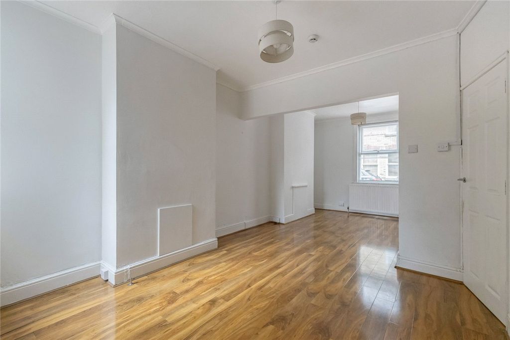 Property photo 3 of 15 Picture No. 06