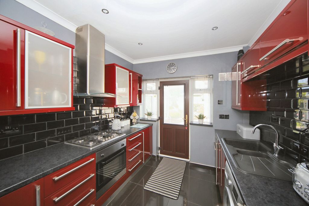 Property photo 3 of 24