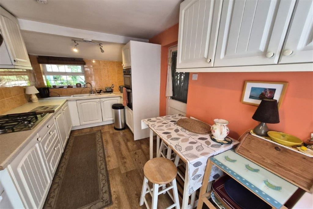 Property photo 2 of 14 Kitchen