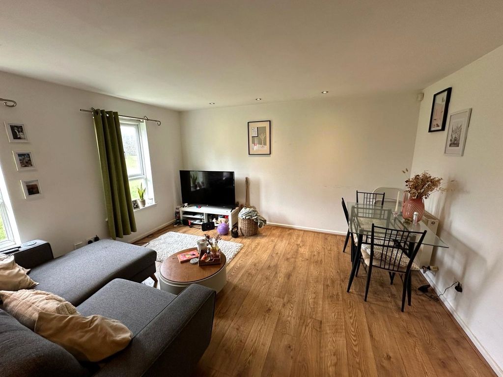 Property photo 3 of 7 Picture No. 10