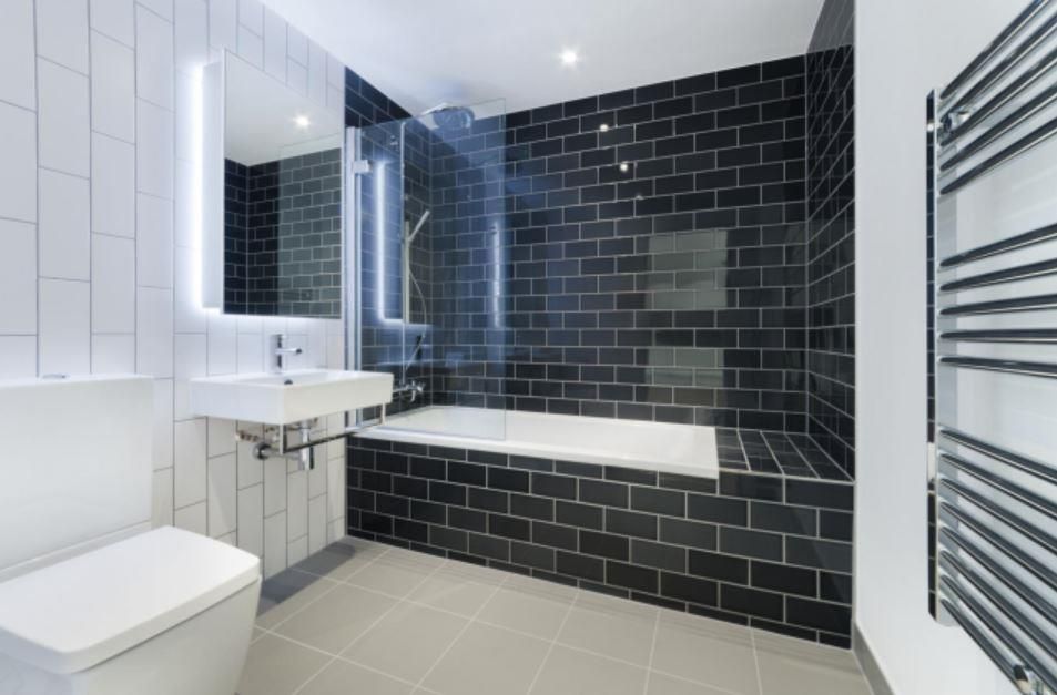 Property photo 2 of 11 Bathroom.Jpg
