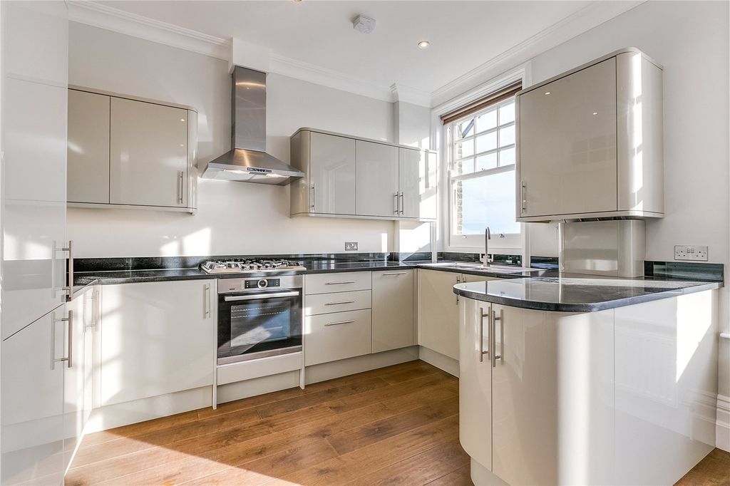 Property photo 2 of 7