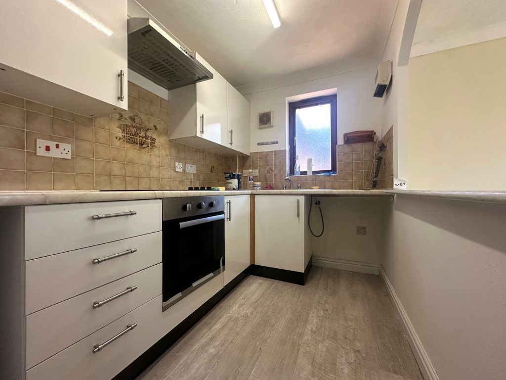 Property photo 2 of 7 Picture No. 11