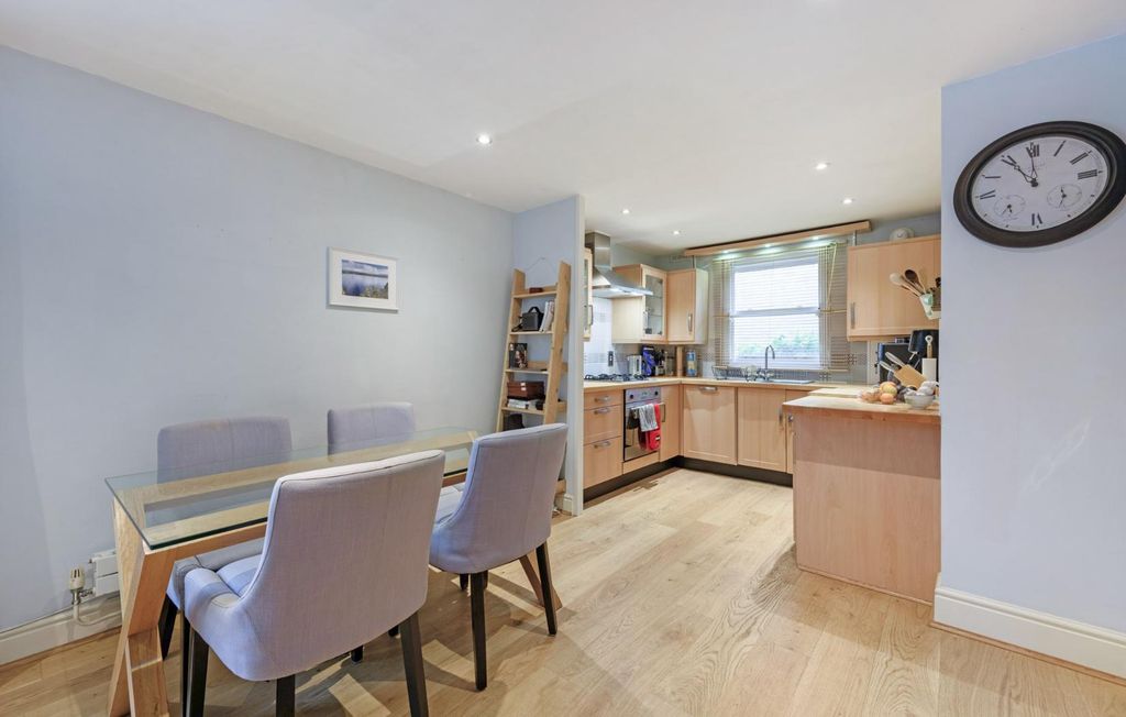 Property photo 2 of 14