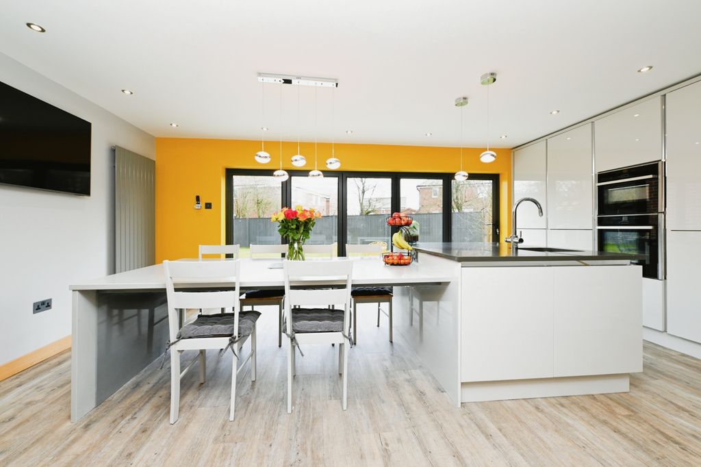 Property photo 3 of 17 Photography