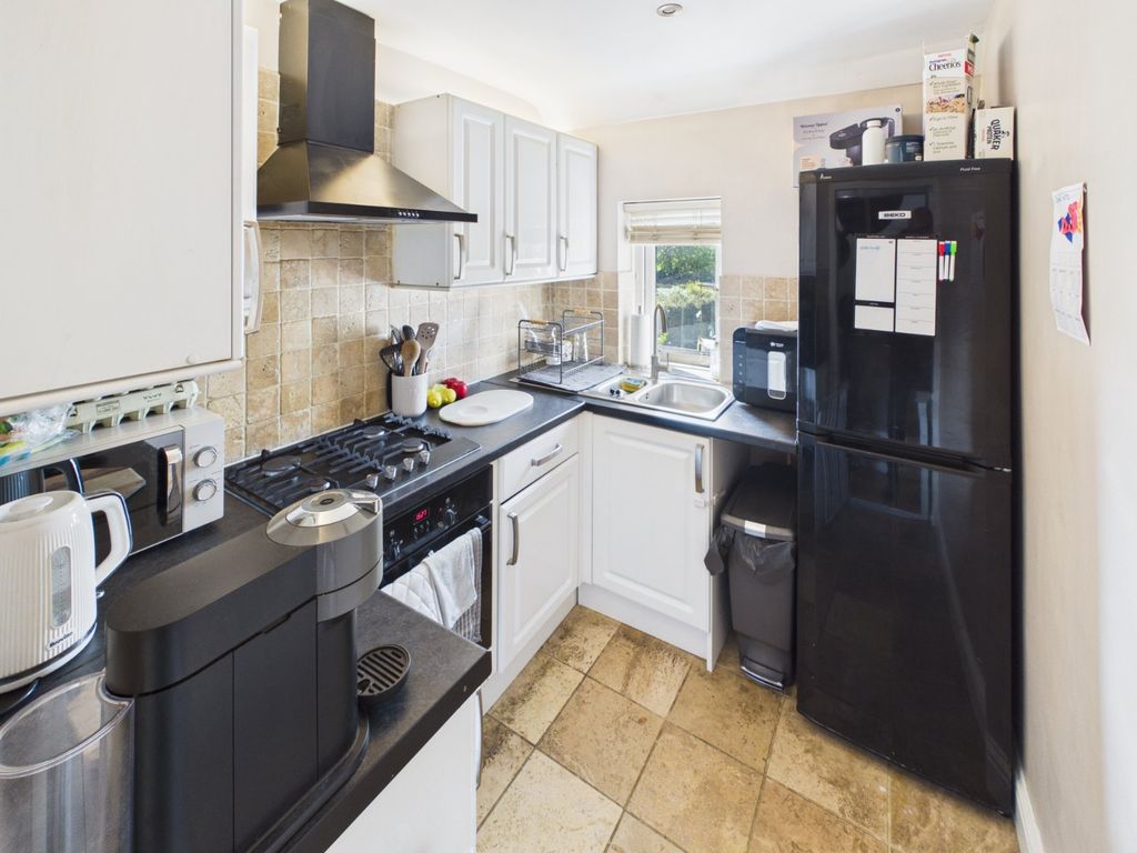 Property photo 2 of 16 Kitchen