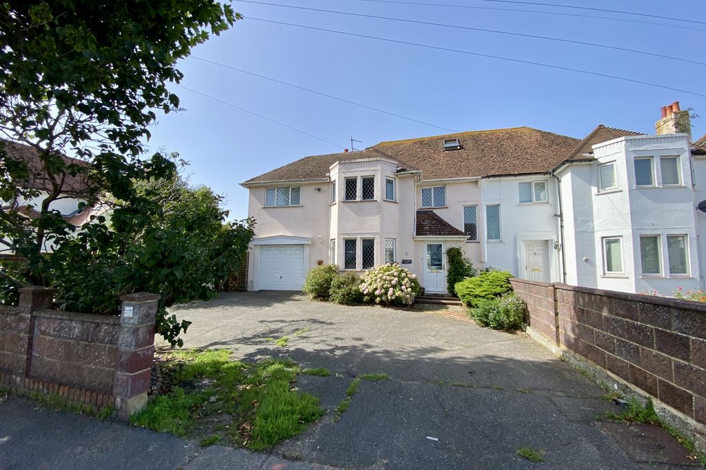 Property photo 1 of 25