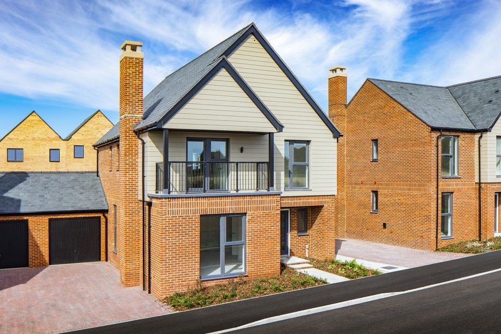 Property photo 1 of 8 Kings Barton At Monarchs Mead | External Photography