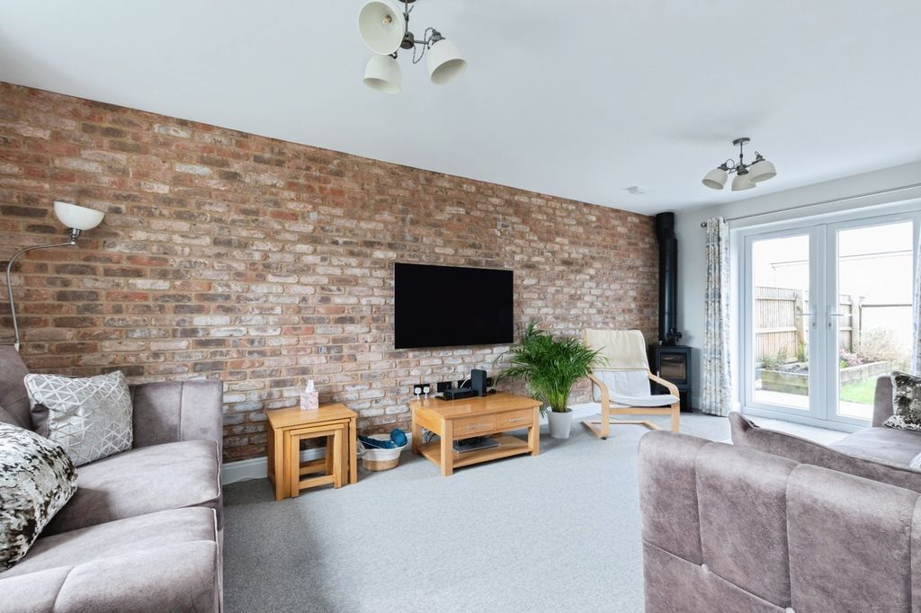 Property photo 2 of 20 Pbox-Img.Jpg