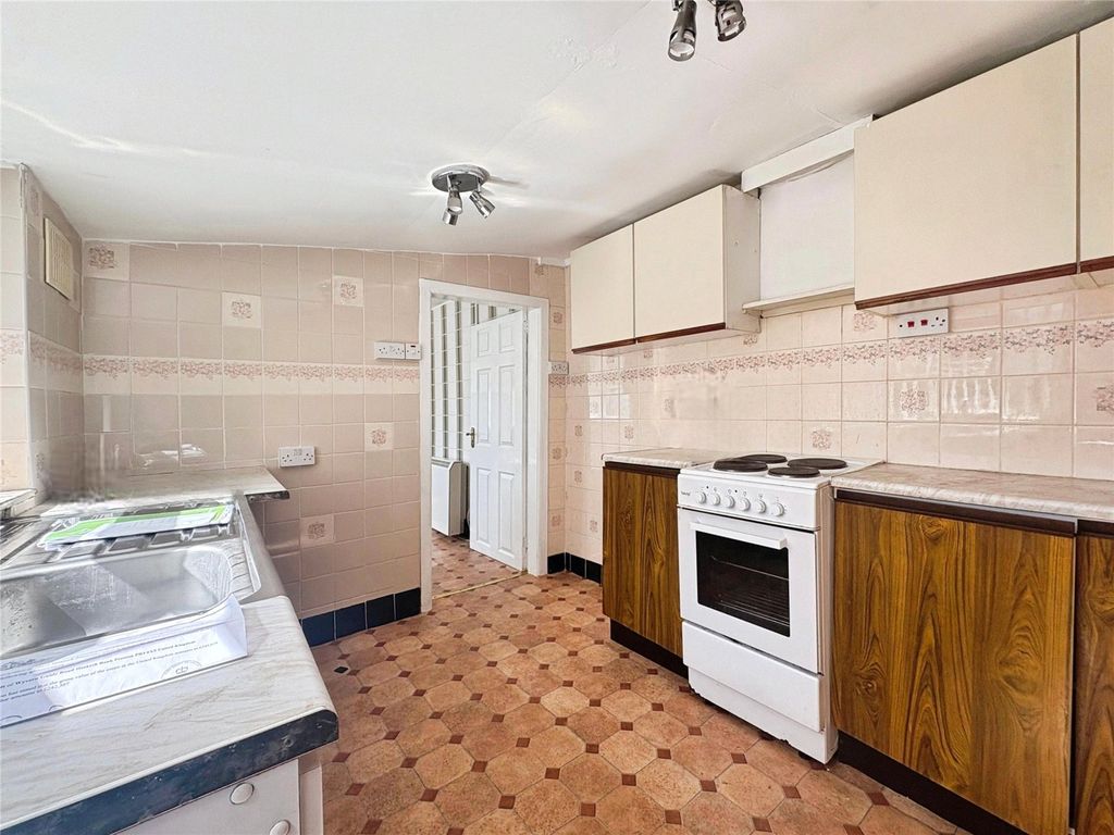 Property photo 3 of 15 Kitchen