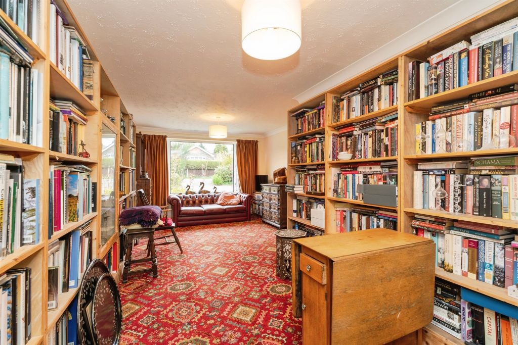 Property photo 2 of 17