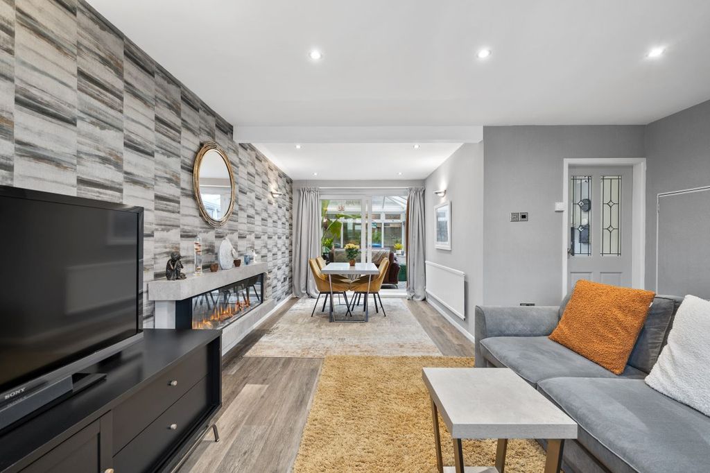 Property photo 3 of 25