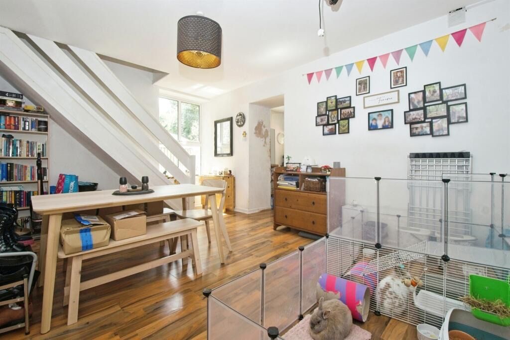 Property photo 3 of 12