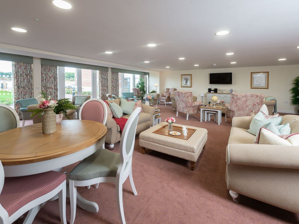 Property photo 3 of 14 Homeowners Lounge