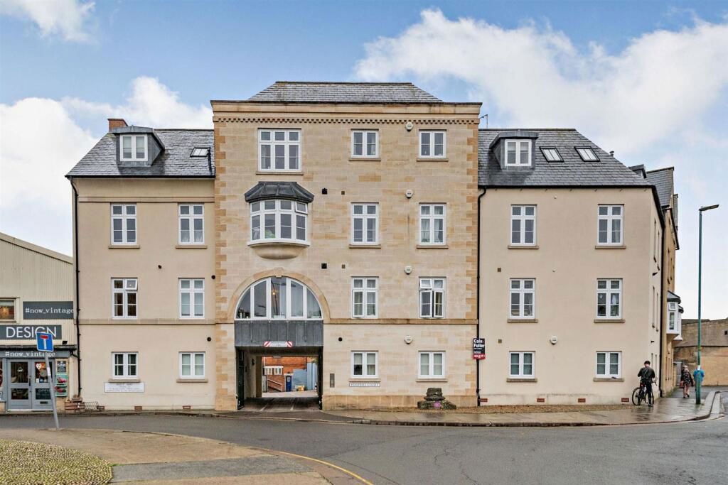 Property photo 2 of 10