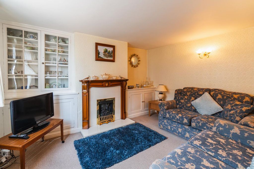 Property photo 3 of 21