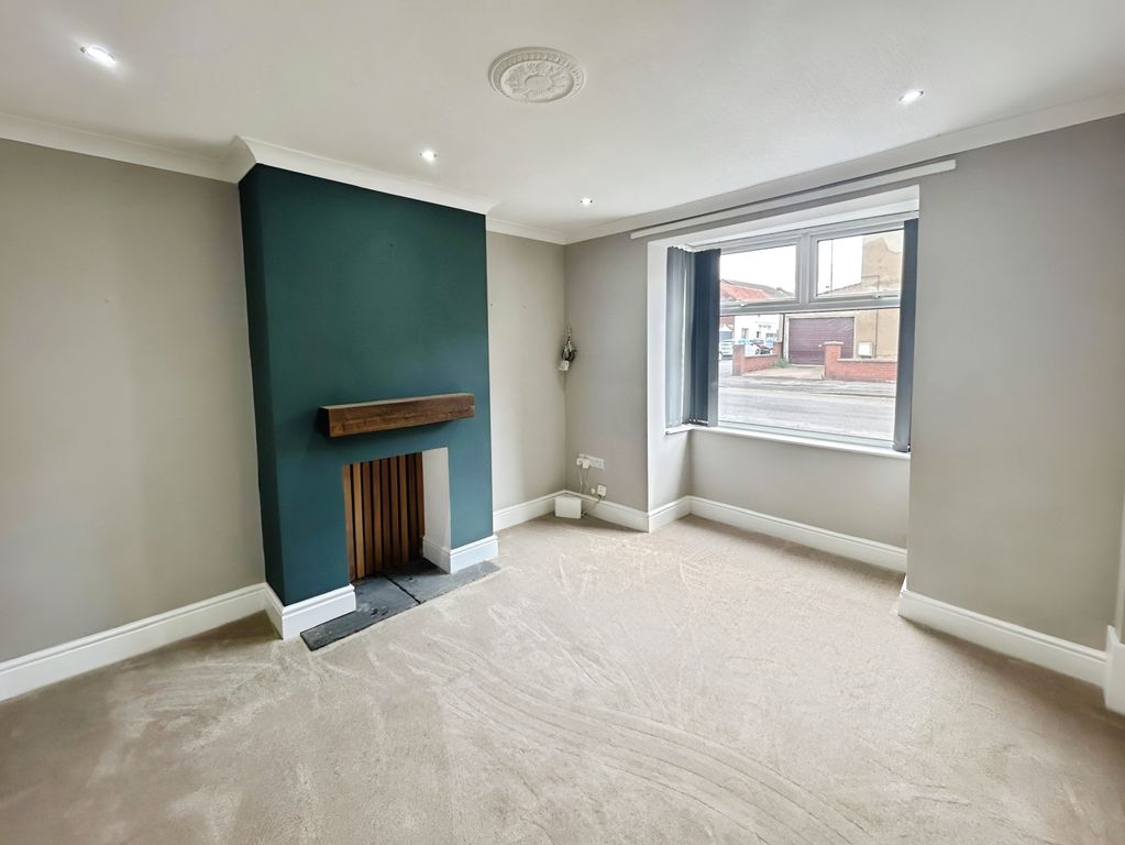 Property photo 2 of 11 61 Melrose Living Room