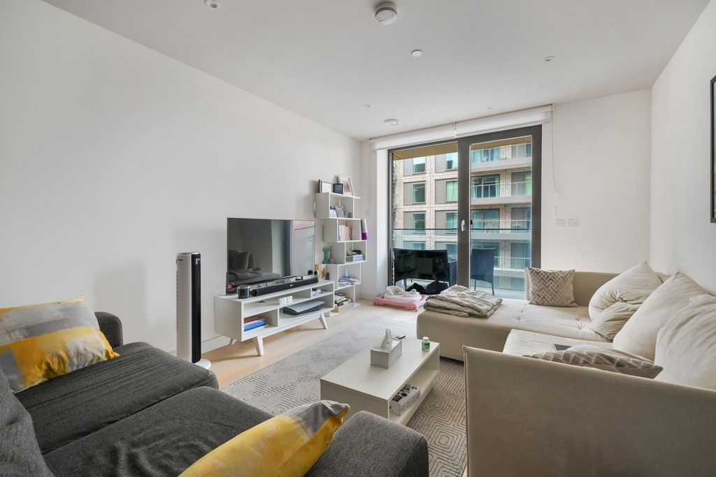 Property photo 2 of 11